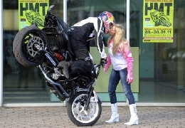 Most amazing bike stunt kiss ever