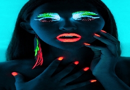Cool fluorescent make-up